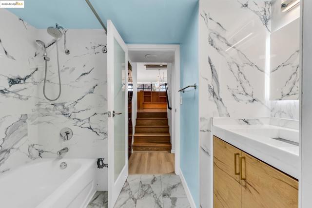 1500 Park Ave, Emeryville CA: https://media.crmls.org/mediaz/a7633a7e-5bcd-49de-8c3d-402432befdcb.jpg