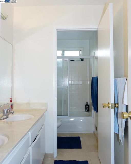 Image 29 of 43 For 236 Ottawa Way