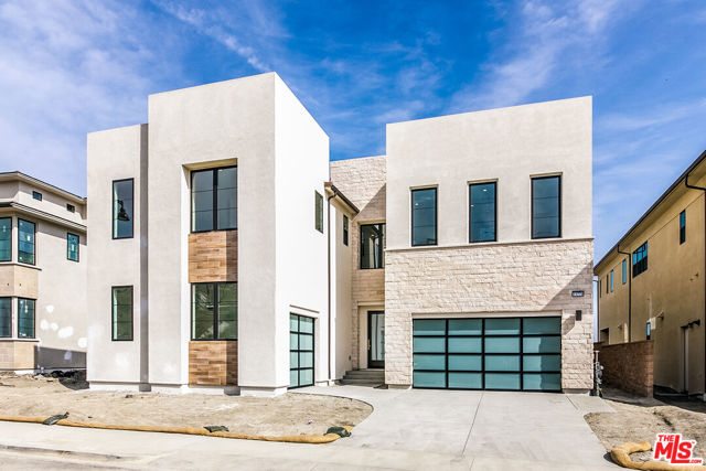 11770 N Hillsborough Lane, Porter Ranch CA: https://media.crmls.org/mediaz/a76420d6-ad7c-45db-a618-4687dbb173e8.jpg