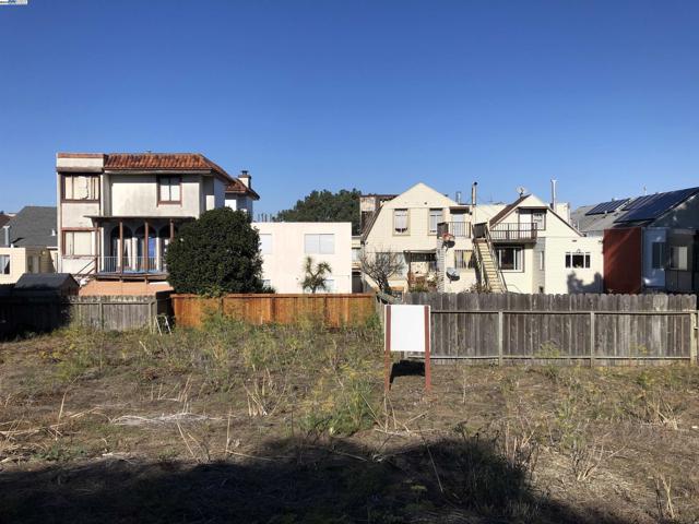 Image 14 of 19 For 146 Guttenberg St