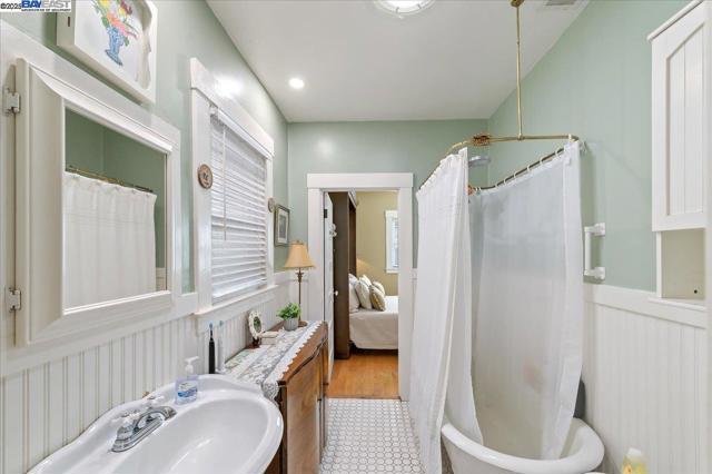 905 S Livermore Ave, Livermore CA: https://media.crmls.org/mediaz/a7650934-286f-4fb5-b5a9-609c5df79c8e.jpg