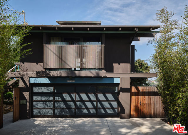 2052 Mayview Drive, Los Angeles CA: https://media.crmls.org/mediaz/a7650fe0-f0cb-4116-b9d1-528892029fc0.jpg
