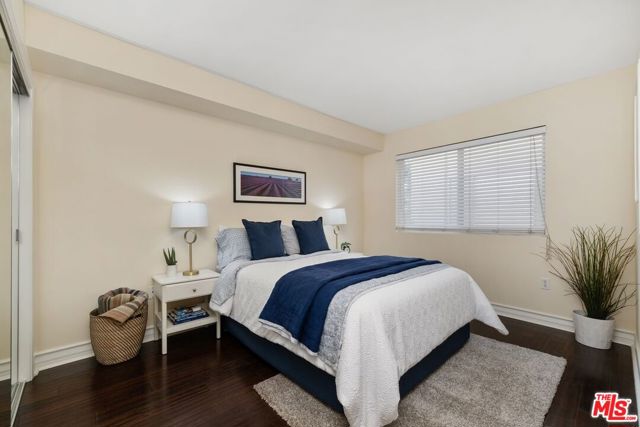 1353 N Fuller Avenue, Los Angeles CA: https://media.crmls.org/mediaz/a7656b34-a7ee-4a81-81b4-66f0d4aaf5c8.jpg