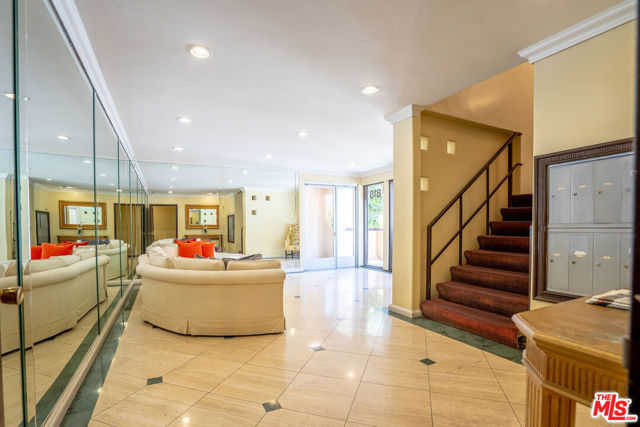 818 S Lucerne Boulevard, Los Angeles CA: https://media.crmls.org/mediaz/a765b269-2c2b-45f6-ba71-bac7a33f1141.jpg