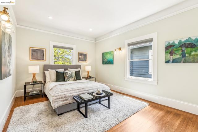 952 Kingston Ave, Piedmont CA: https://media.crmls.org/mediaz/a765e3c4-3f64-4f77-8167-b445de45f8ed.jpg