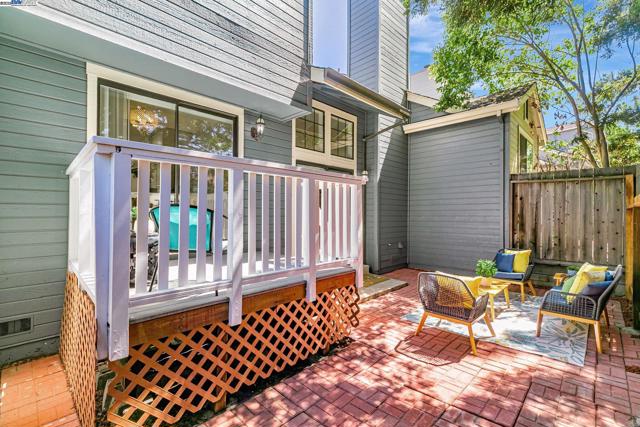 636 Praderia Cir, Fremont CA: https://media.crmls.org/mediaz/a7661c38-ea76-45c1-b285-7e43112a52f1.jpg