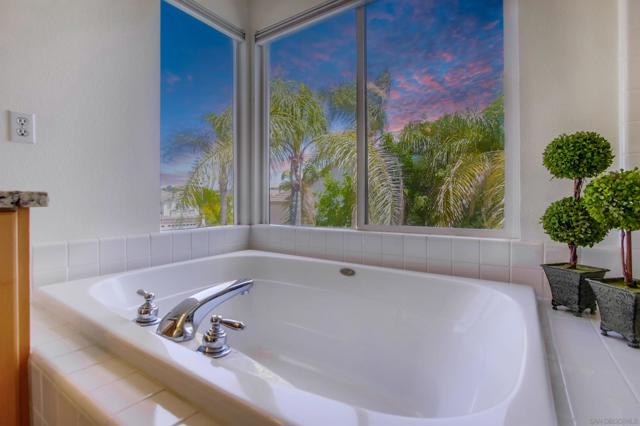 11841 Treewind Ct, San Diego CA: https://media.crmls.org/mediaz/a7664c73-7e98-4e01-9661-a558f47e2c9f.jpg