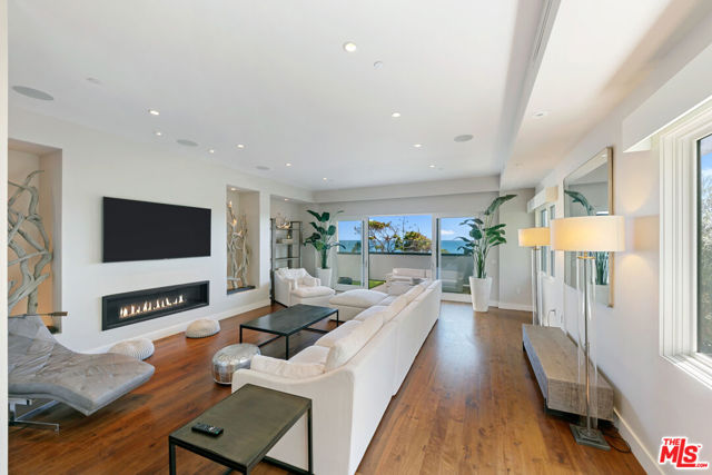 Drew Fenton | 22065 Pacific Coast Highway Malibu CA | MLS: 7211768