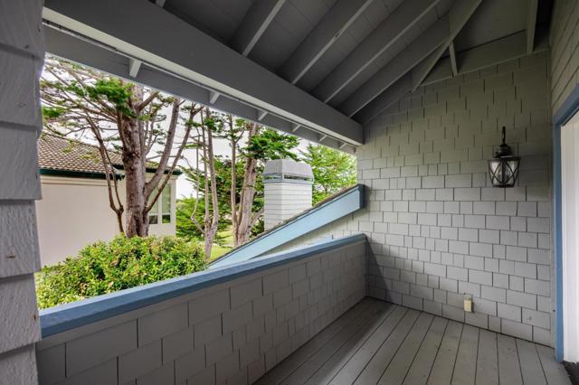 15 Ashdown Place, Half Moon Bay CA: https://media.crmls.org/mediaz/a76705dc-2a4a-4578-99b9-d30bd9e124f5.jpg