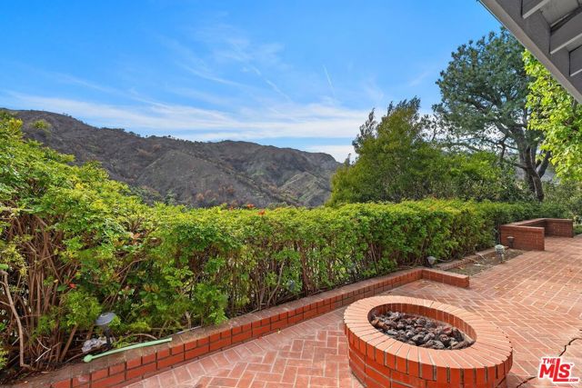 Drew Fenton | 1317 Avenida De Cortez Pacific Palisades CA | MLS: 7117370