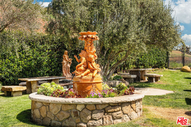 4440 Encinal Canyon Road, Malibu CA: https://media.crmls.org/mediaz/a768694b-b2e5-4288-add7-596ed89b9359.jpg