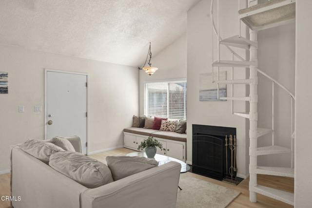 Detail Gallery Image 7 of 44 For 5125 Wooley Rd #5,  Oxnard,  CA 93035 - 2 Beds | 2 Baths