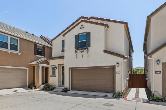 8906 Upbeat Way, Elk Grove CA: https://media.crmls.org/mediaz/a76900e6-0943-4fbb-afd4-bc44cdc8abff.jpg