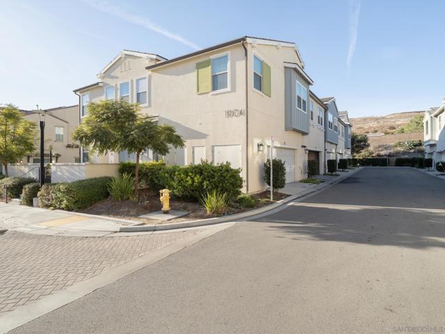 1904 Avenida Senecio, Chula Vista, California 91913, 3 Bedrooms Bedrooms, ,2 BathroomsBathrooms,Condominium,For Sale,Avenida Senecio,250019673SD