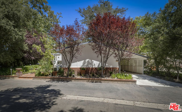 54 Robin Hood Place photo 41