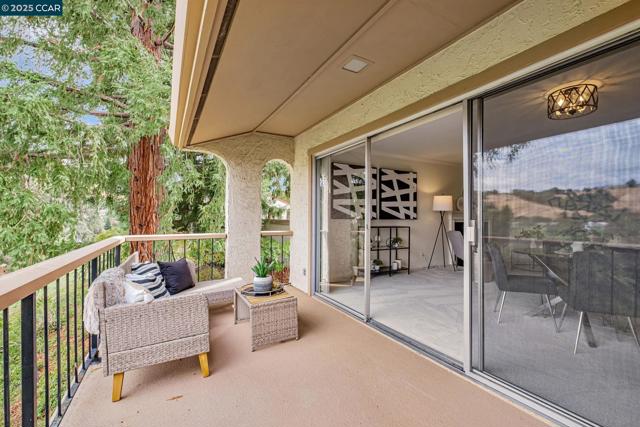 4021 Terra Granada Dr, Walnut Creek CA: https://media.crmls.org/mediaz/a769e2a9-6255-4d2f-8a2c-33857fb9313d.jpg