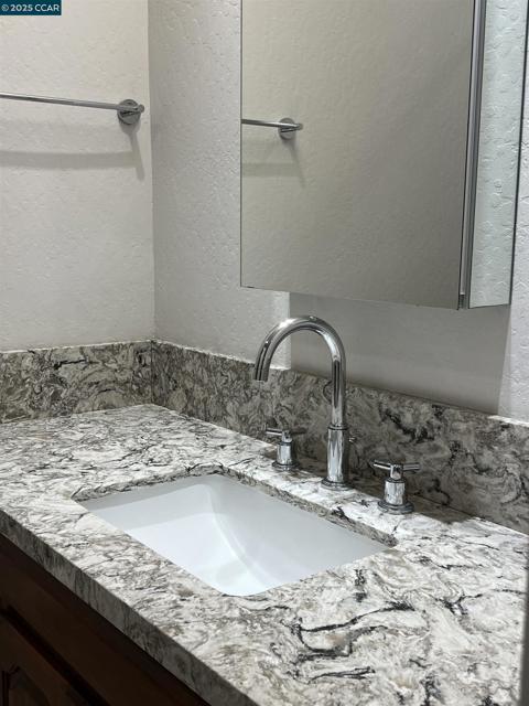 2562 Walnut Blvd, Walnut Creek CA: https://media.crmls.org/mediaz/a769ef44-f7d3-49d5-acdc-1c87ba788a1e.jpg