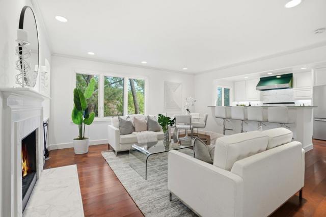 1621 Stone Pine Lane, Menlo Park CA: https://media.crmls.org/mediaz/a76a3334-af4d-4a02-aeff-99534f061a8d.jpg