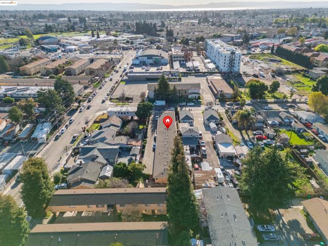 Image 4 of 7 For 16118 Mateo St