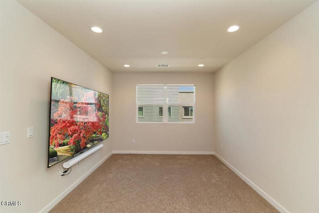Detail Gallery Image 14 of 27 For 723 Heritage Ln, Upland,  CA 91784 - 2 Beds | 3/1 Baths