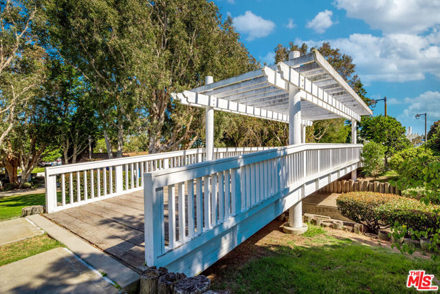 4731 La Villa Marina, Marina del Rey CA: https://media.crmls.org/mediaz/a76b6adb-a5b5-4c2e-a3b4-064ce9060086.jpg