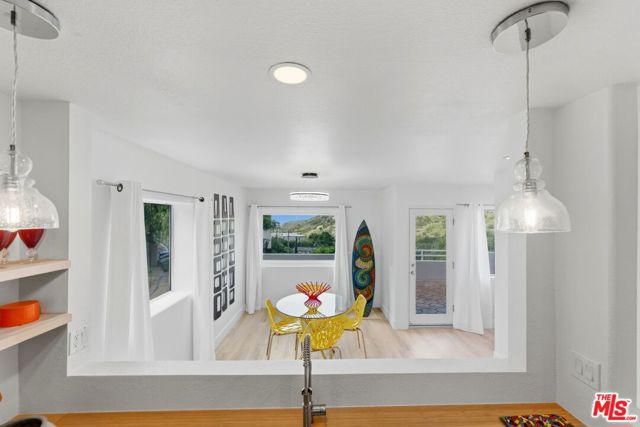 2850 Searidge Street photo 2