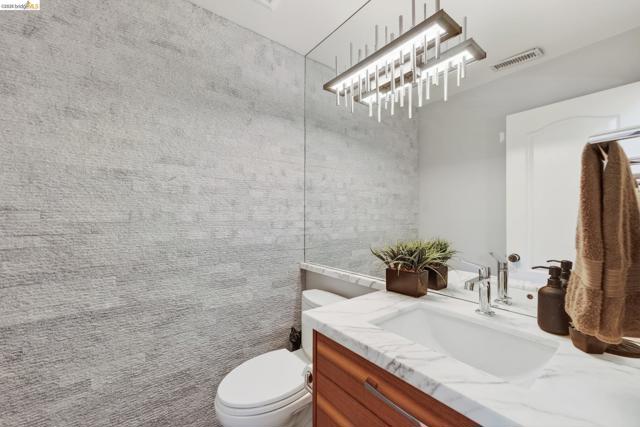 4963 Stoneridge Ct, Oakland CA: https://media.crmls.org/mediaz/a76bd3a4-f5a0-4514-b664-7b8d61f319bb.jpg