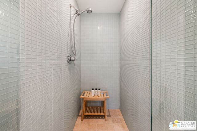 290 W Lilliana Drive, Palm Springs CA: https://media.crmls.org/mediaz/a76c2bfd-0386-401c-bd3c-daafeea465cf.jpg