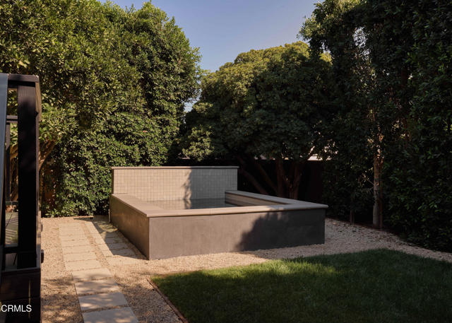 Detail Gallery Image 43 of 44 For 12406 La Maida St, Los Angeles,  CA 91607 - 3 Beds | 2 Baths