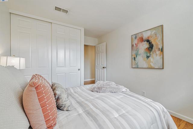 9694 Ashby way, San Ramon CA: https://media.crmls.org/mediaz/a76c4ae4-3a63-4c09-b87a-47e3e42e039f.jpg