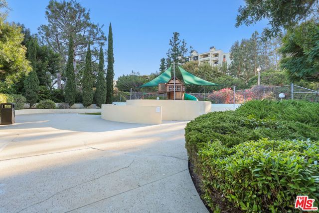 2170 Century Parkway, Los Angeles CA: https://media.crmls.org/mediaz/a76cc1fc-20a6-4b07-a151-f465b3ac2979.jpg