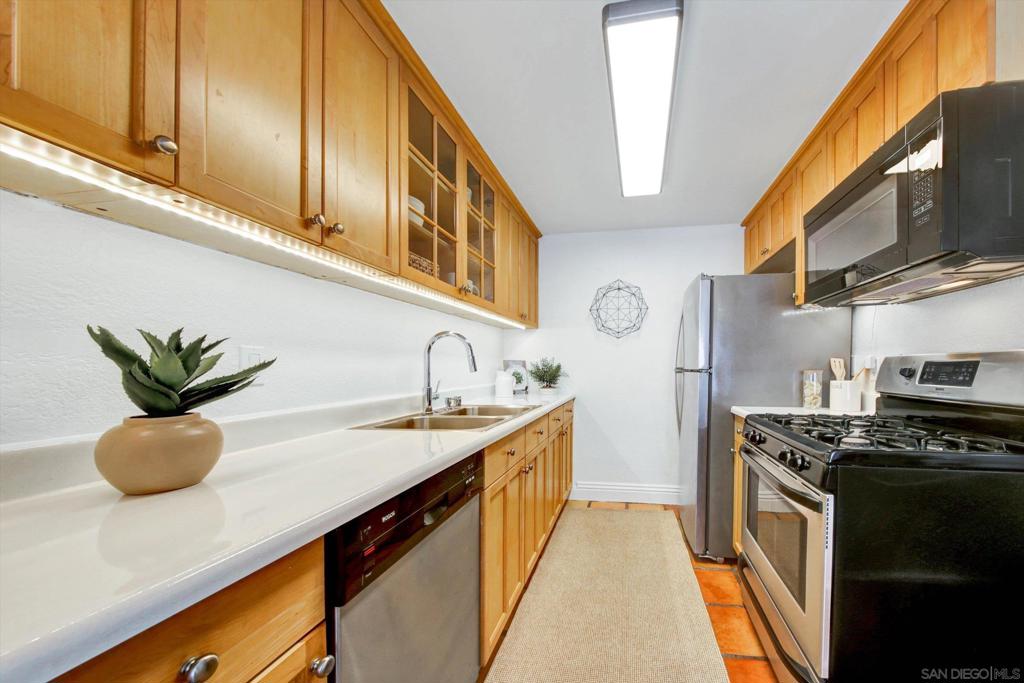 4777 Seminole Dr - photo 8