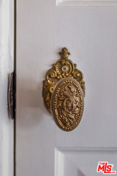 7825 Hillside Avenue, Los Angeles CA: https://media.crmls.org/mediaz/a76d83dc-51b3-424c-b85c-80e6ebb5a5e5.jpg