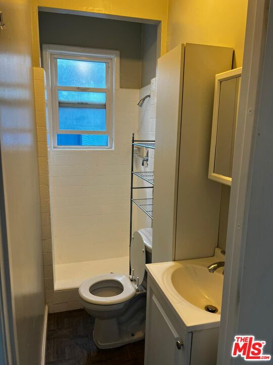 11472 VENTURA, Studio City CA: https://media.crmls.org/mediaz/a76dc024-ee01-444b-a86e-5e1a96c0e8d3.jpg