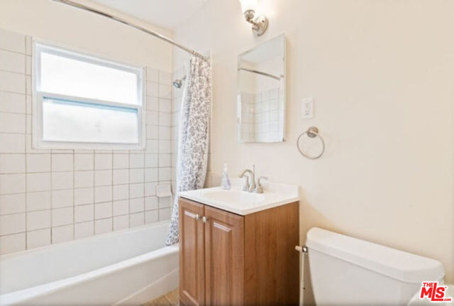 1100 N Louise Street, Glendale CA: https://media.crmls.org/mediaz/a76ee4ee-65ce-4951-9d2c-15c33cf0341b.jpg