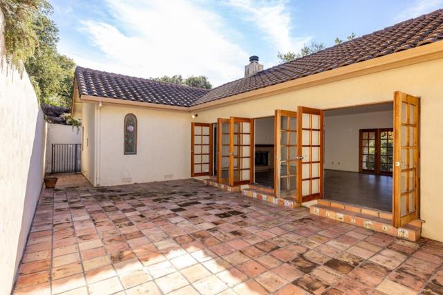 90 Harper Canyon Road, Salinas CA: https://media.crmls.org/mediaz/a7715068-943a-4e90-b136-5f02b315f65c.jpg