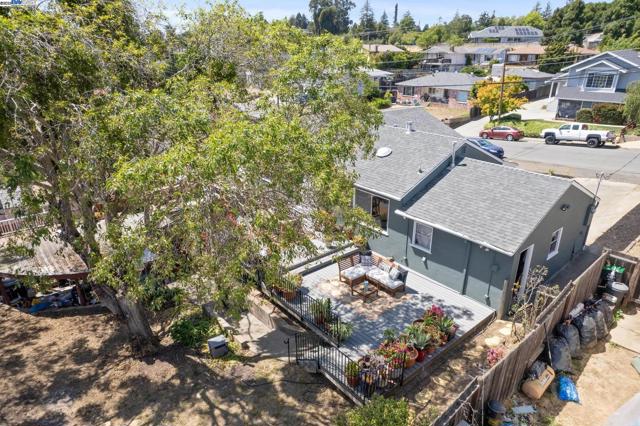 4859 Seaview Ave, Castro Valley CA: https://media.crmls.org/mediaz/a7718fce-0749-44b5-ac68-0196a4c4f432.jpg