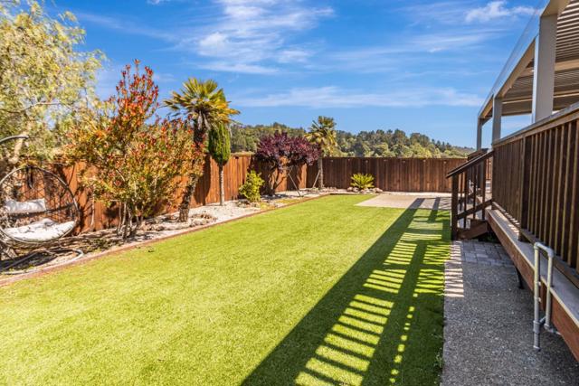 11550 Skyline Boulevard, Oakland CA: https://media.crmls.org/mediaz/a77215bd-39ee-427d-8746-13849516e84e.jpg