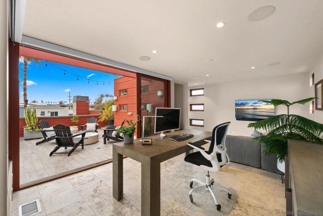 257 Playa Del Sur, La Jolla CA: https://media.crmls.org/mediaz/a77287f0-7530-4a70-b47d-3e8a1ff97878.jpg
