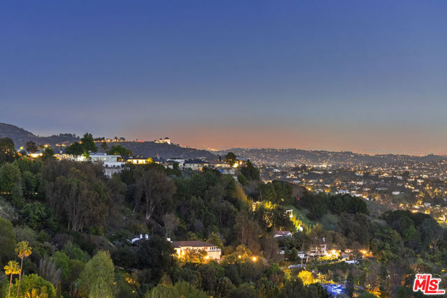 2666 Larmar Road, Los Angeles CA: https://media.crmls.org/mediaz/a772930a-f062-47e2-b6d5-620661f2d03b.jpg
