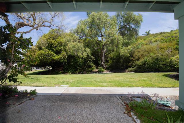 4402 Shearwater Way, Oceanside CA: https://media.crmls.org/mediaz/a772bbd1-b7ff-4bf4-83f7-e2f348f48d4f.jpg