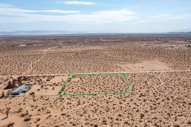 210 Kuna Avenue, Landers CA: https://media.crmls.org/mediaz/a7731919-30be-4ec4-b817-b2de7452b151.jpg