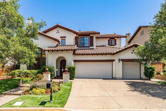 3535 Lessini, Pleasanton CA: https://media.crmls.org/mediaz/a77358b0-a87b-4669-a75d-8ef837abe3a0.jpg