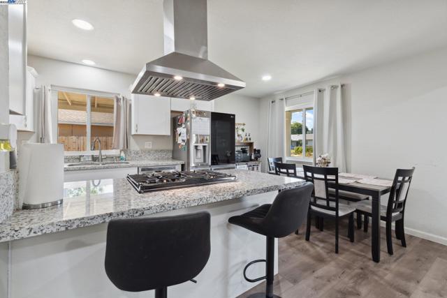 5112 Tyson Ave, Modesto CA: https://media.crmls.org/mediaz/a773afc3-469e-455b-8fd2-ab80418fd8c4.jpg