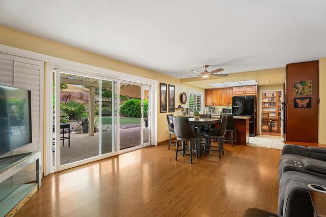 3812 Wild Oats Ln, Bonita CA: https://media.crmls.org/mediaz/a774046c-f932-459b-9a04-40b9d69da62b.jpg