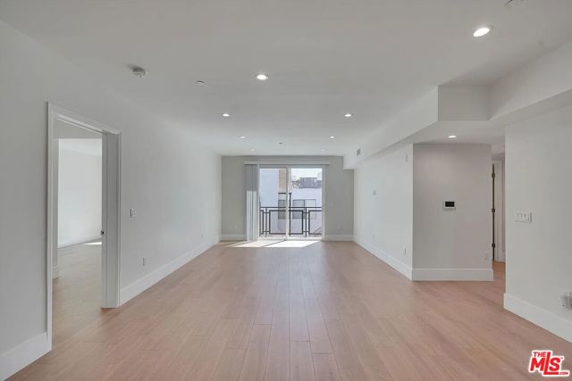 14419 Riverside Drive, 203A photo 15