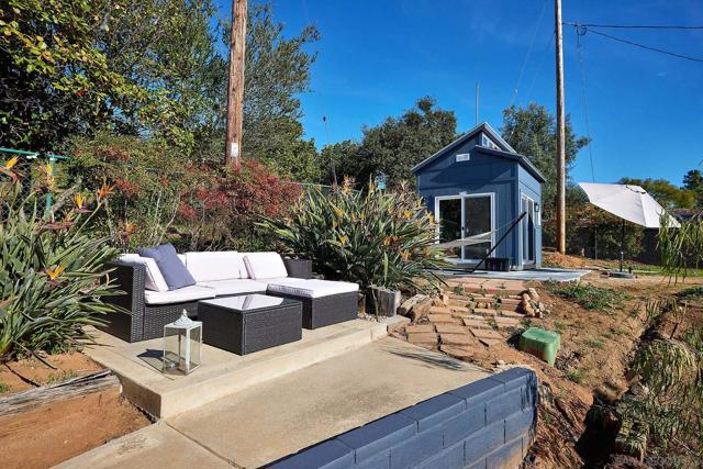 660 Via Rancho Pkwy, Escondido CA: https://media.crmls.org/mediaz/a775eb12-1884-4c89-ac2b-d3af220739af.jpg