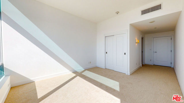 900 W Olympic Boulevard, Los Angeles CA: https://media.crmls.org/mediaz/a7766142-3e23-4640-87d8-44574ab3d28b.jpg
