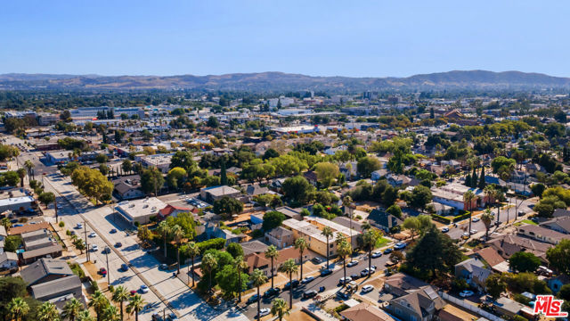 586 San Francisco Avenue, Pomona CA: https://media.crmls.org/mediaz/a777bb10-0f9f-4fd8-92c1-7448721aa762.jpg