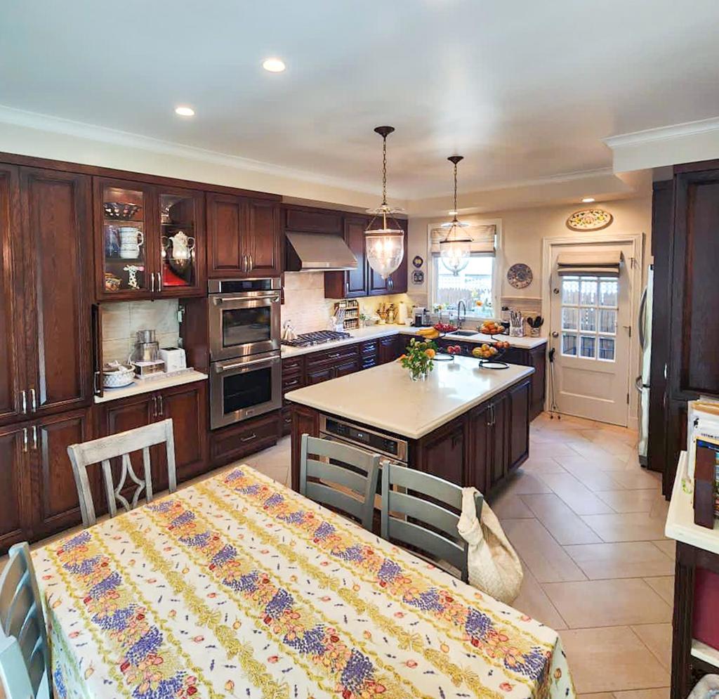 https://media.crmls.org/mediaz/a777c410-0a58-4d58-99ae-5129da3e1387.jpg?preset=X-Large